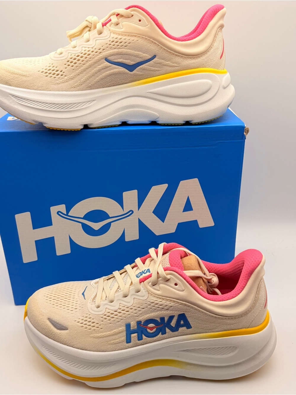 HOKA Bondi 9 Women’s Size 8.5 Running Shoes Cream Pink Yellow Worn Once with Box - Picture 3 of 10